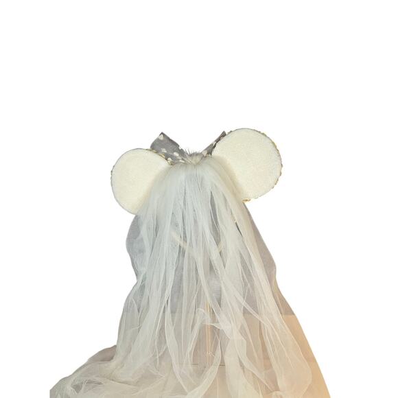 Minnie Mouse Ears Wedding Bride - Picture 3 of 3